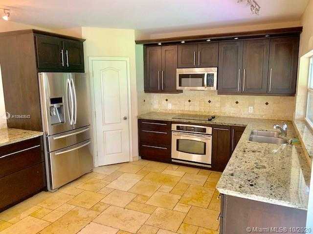 Small Image of 7630 LIVE OAK DR #7630, Coral Springs Number 4