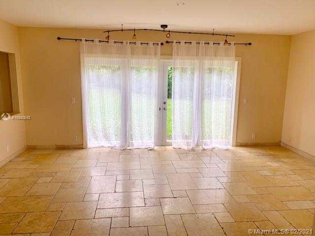 Small Image of 7630 LIVE OAK DR #7630, Coral Springs Number 6