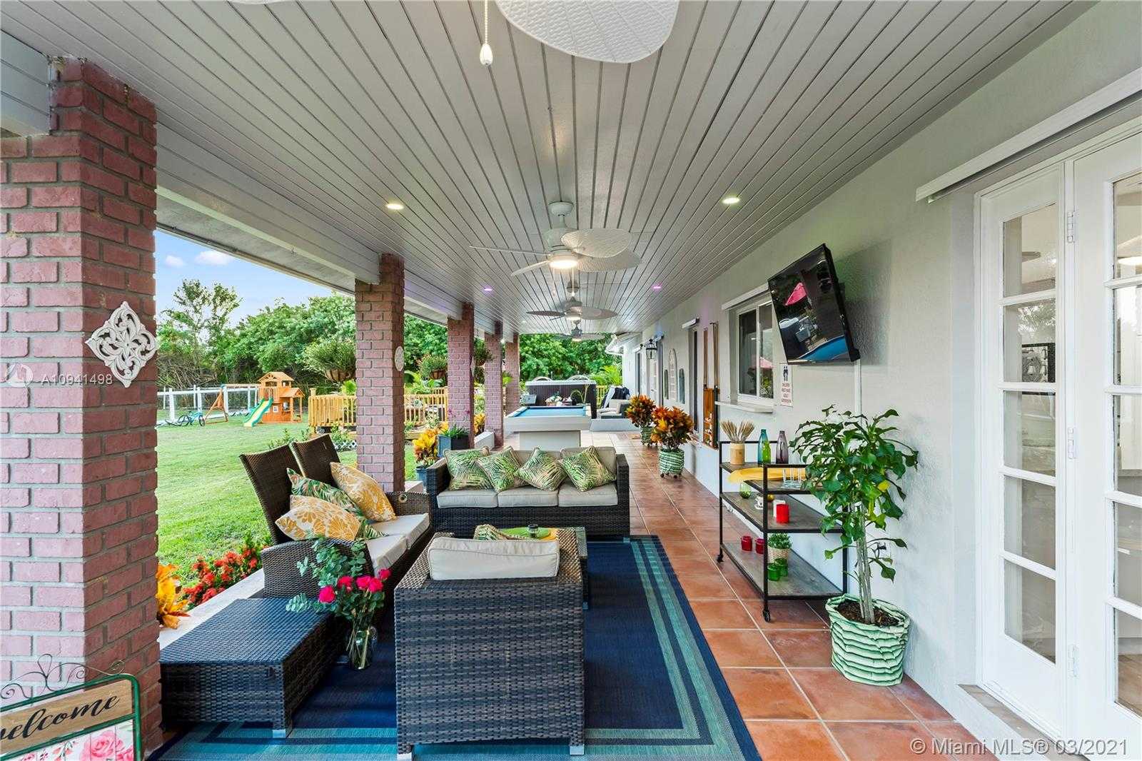 Small Image of 19491 SOUTH WEST 210TH ST, Miami Number 16