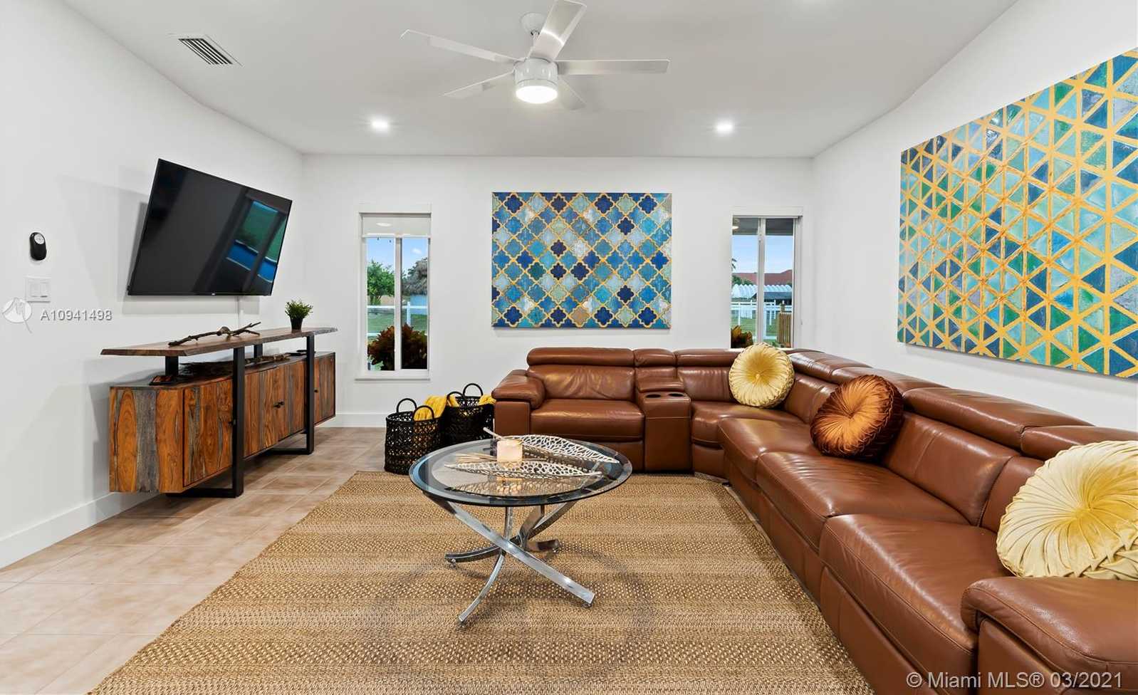 Small Image of 19491 SOUTH WEST 210TH ST, Miami Number 4