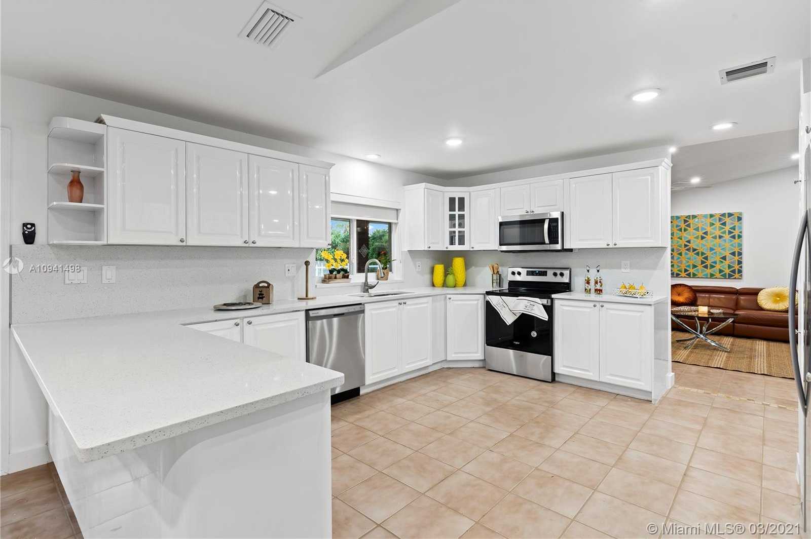 Small Image of 19491 SOUTH WEST 210TH ST, Miami Number 5
