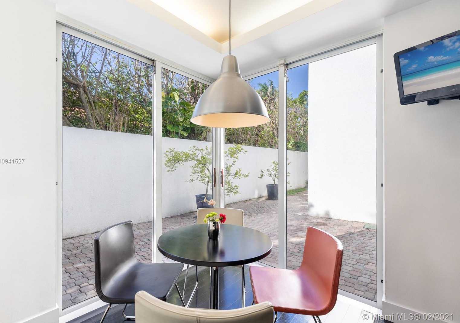 Small Image of 3880 HARDIE AVE, Miami Number 20