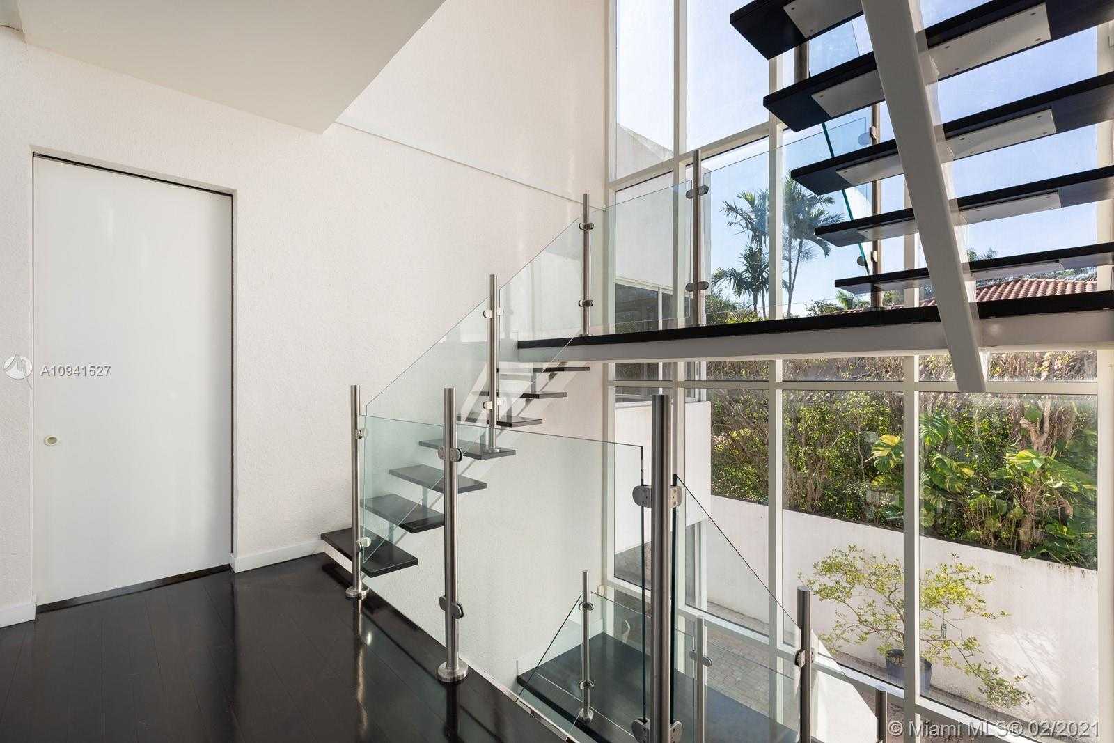 Small Image of 3880 HARDIE AVE, Miami Number 21
