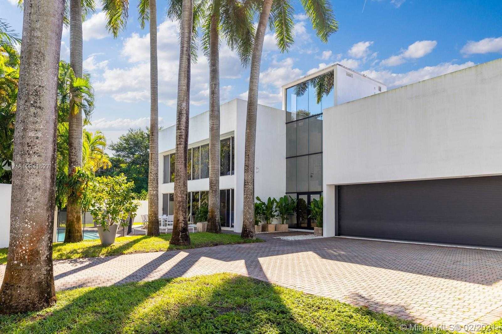 Small Image of 3880 HARDIE AVE, Miami Number 4