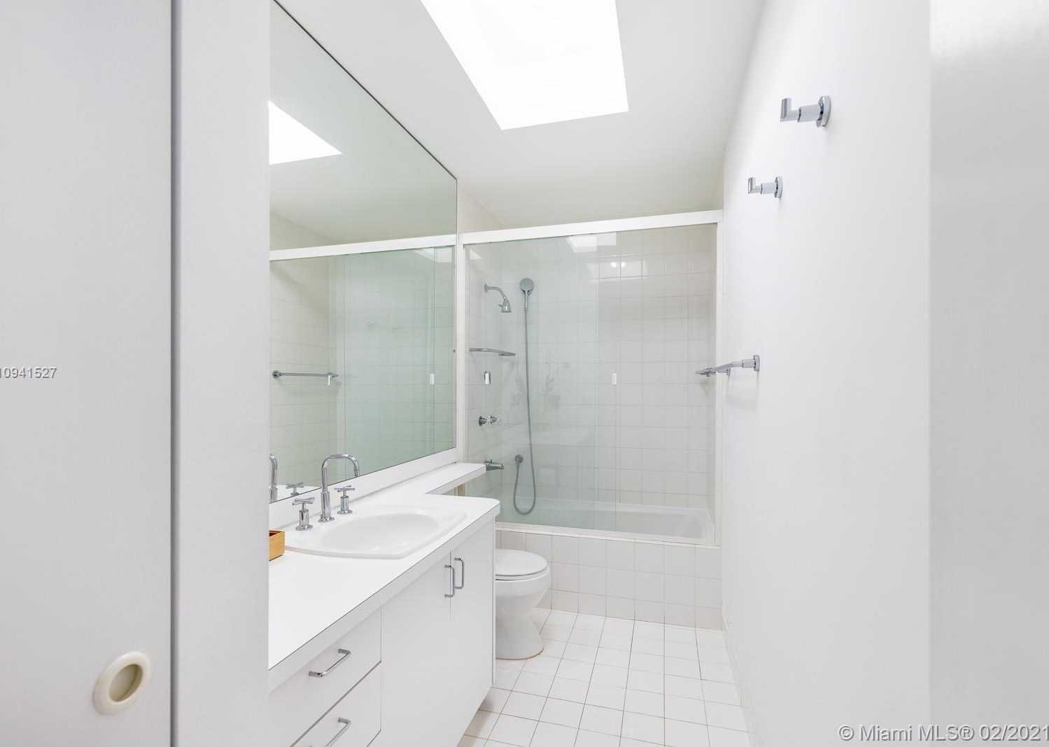 Small Image of 3880 HARDIE AVE, Miami Number 44
