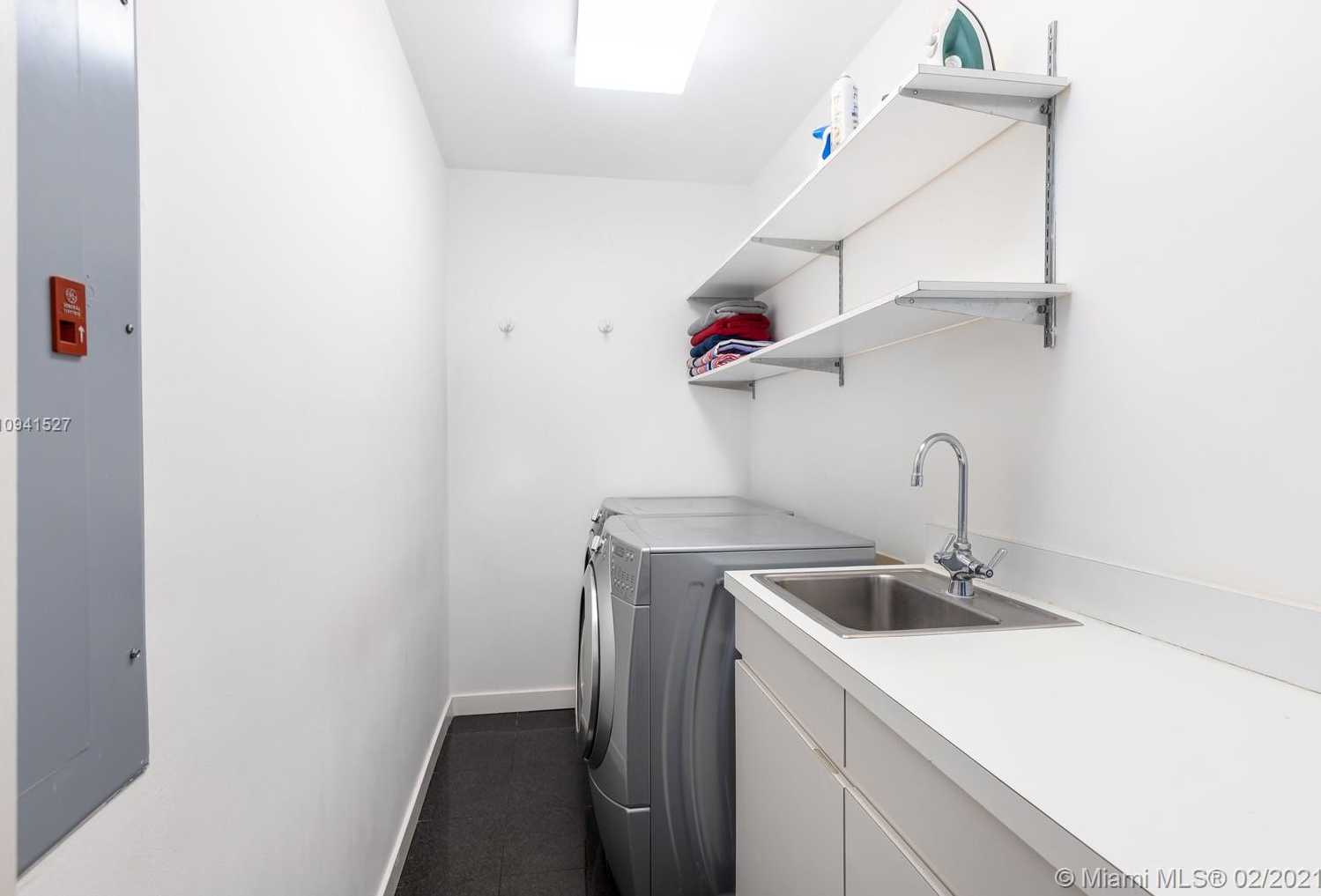 Small Image of 3880 HARDIE AVE, Miami Number 45