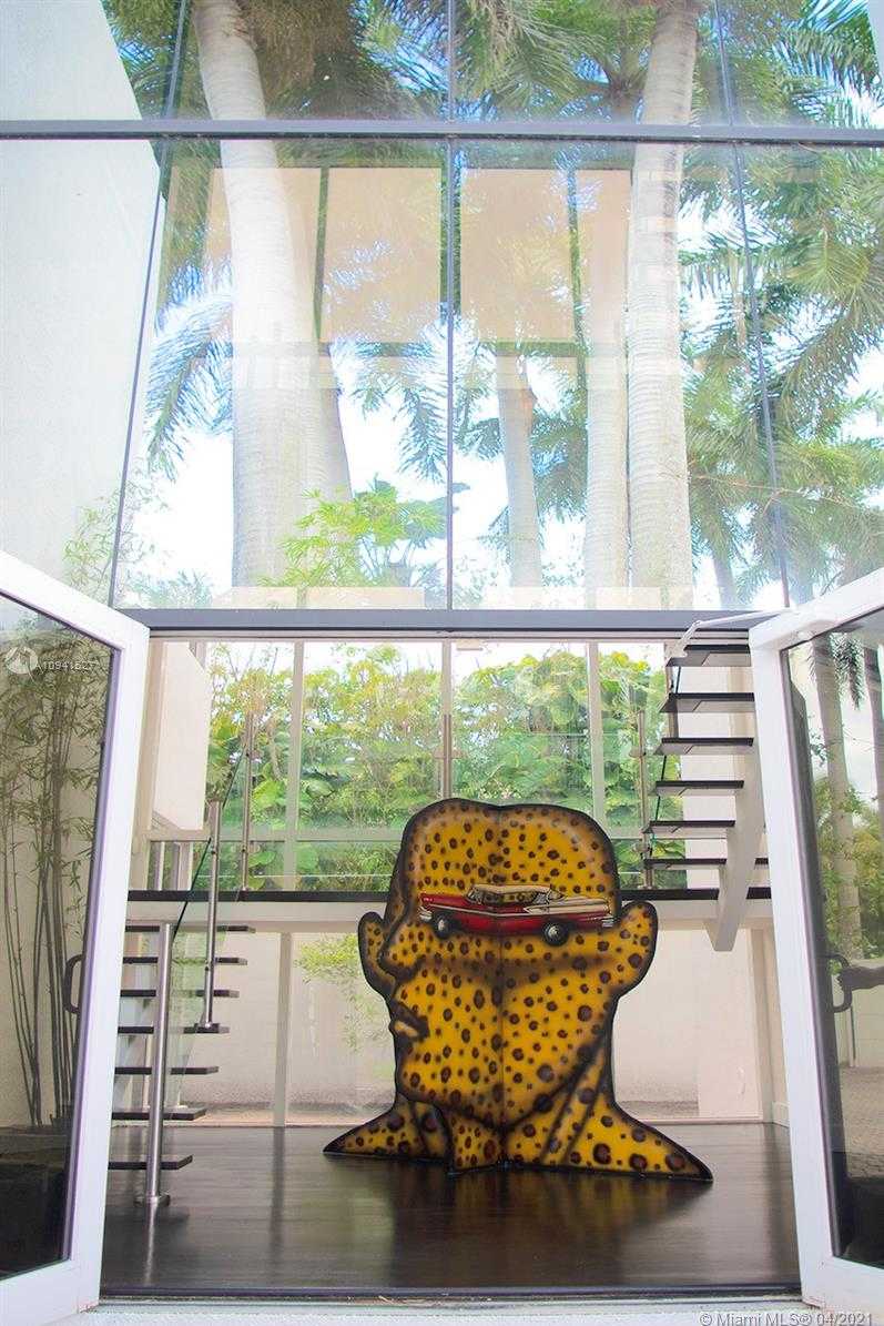 Small Image of 3880 HARDIE AVE, Miami Number 7