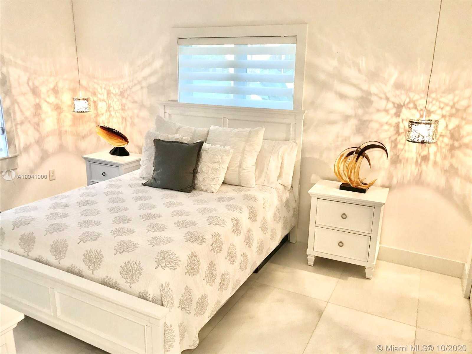 Small Image of 600 TIZIANO AVE, Coral Gables Number 14