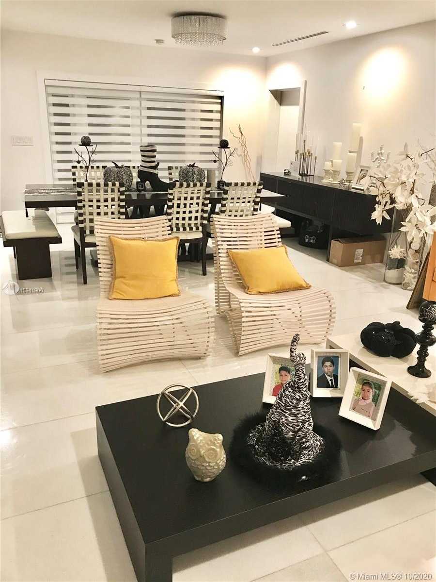 Small Image of 600 TIZIANO AVE, Coral Gables Number 3