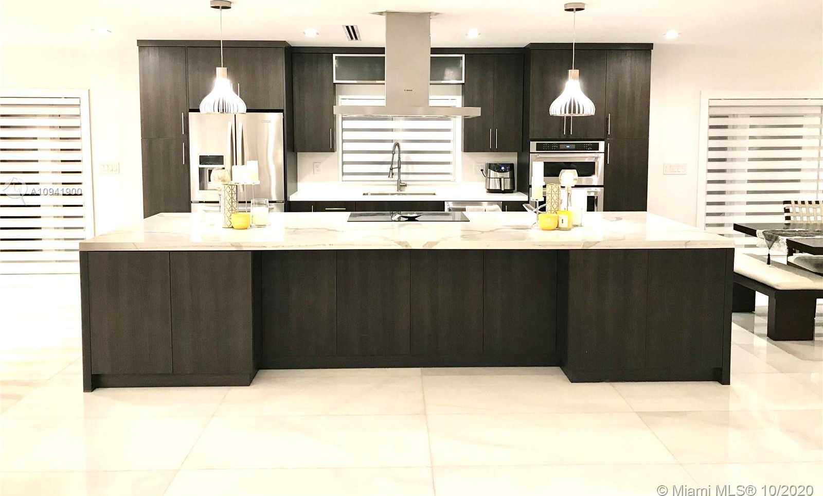 Small Image of 600 TIZIANO AVE, Coral Gables Number 6