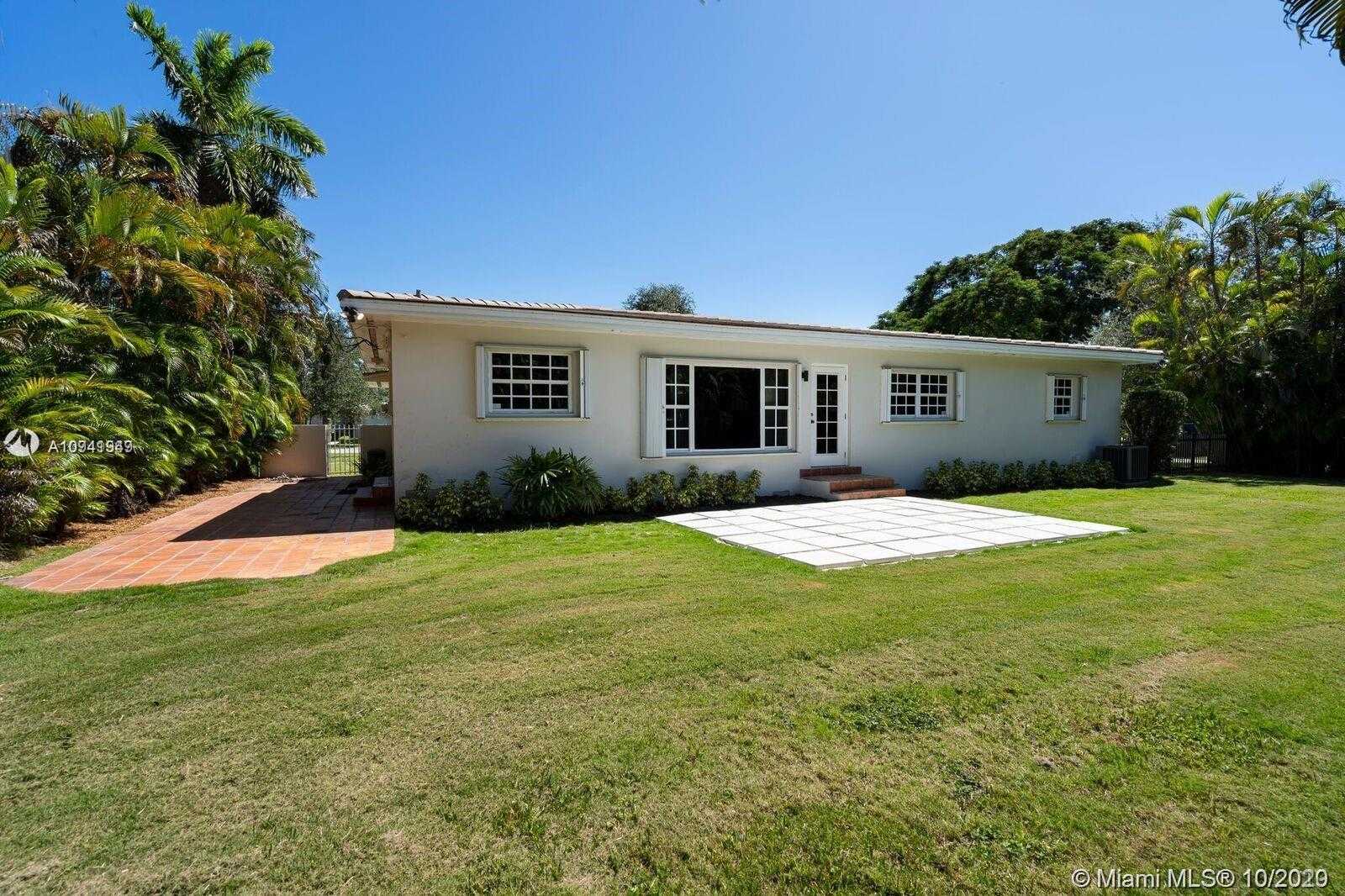 Small Image of 4930 RIVIERA DR, Coral Gables Number 17