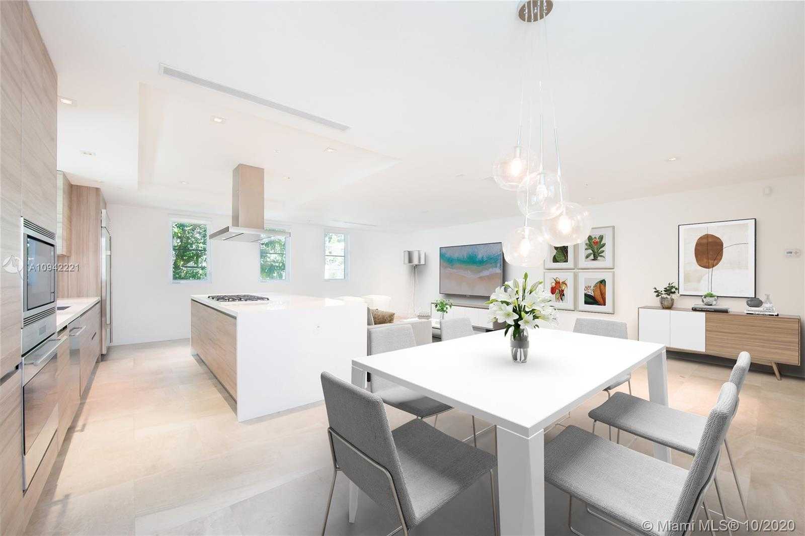 Small Image of 649 SANTANDER AVE, Coral Gables Number 3