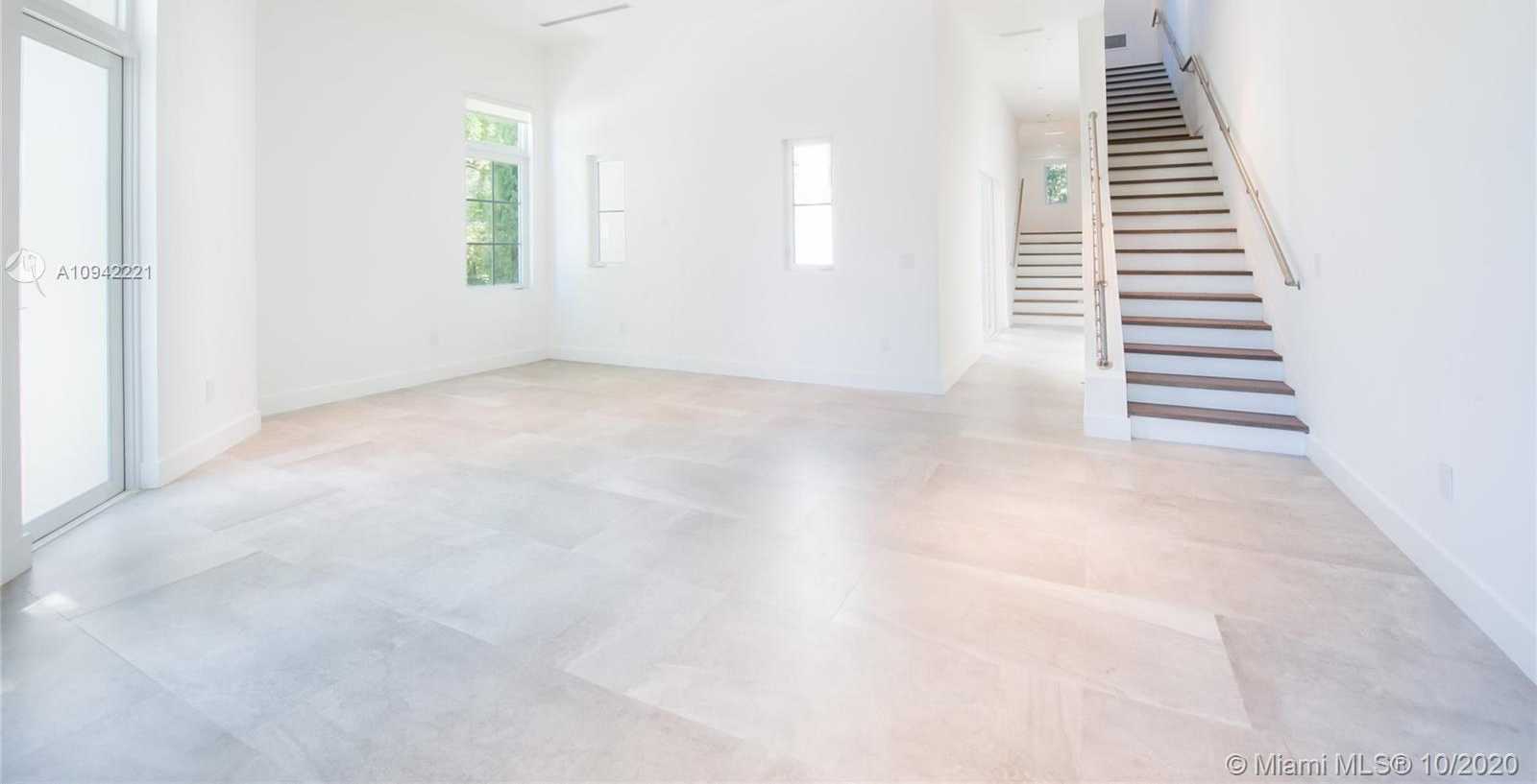 Small Image of 649 SANTANDER AVE, Coral Gables Number 5