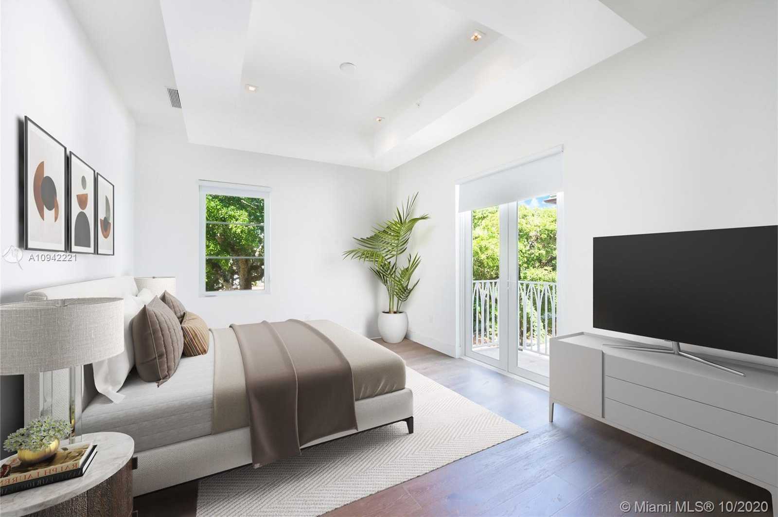 Small Image of 649 SANTANDER AVE, Coral Gables Number 9