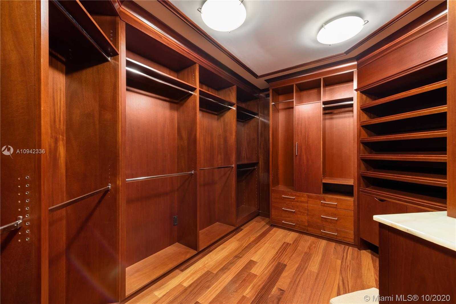 Small Image of 1643 BRICKELL AVE #3702, Miami Number 12