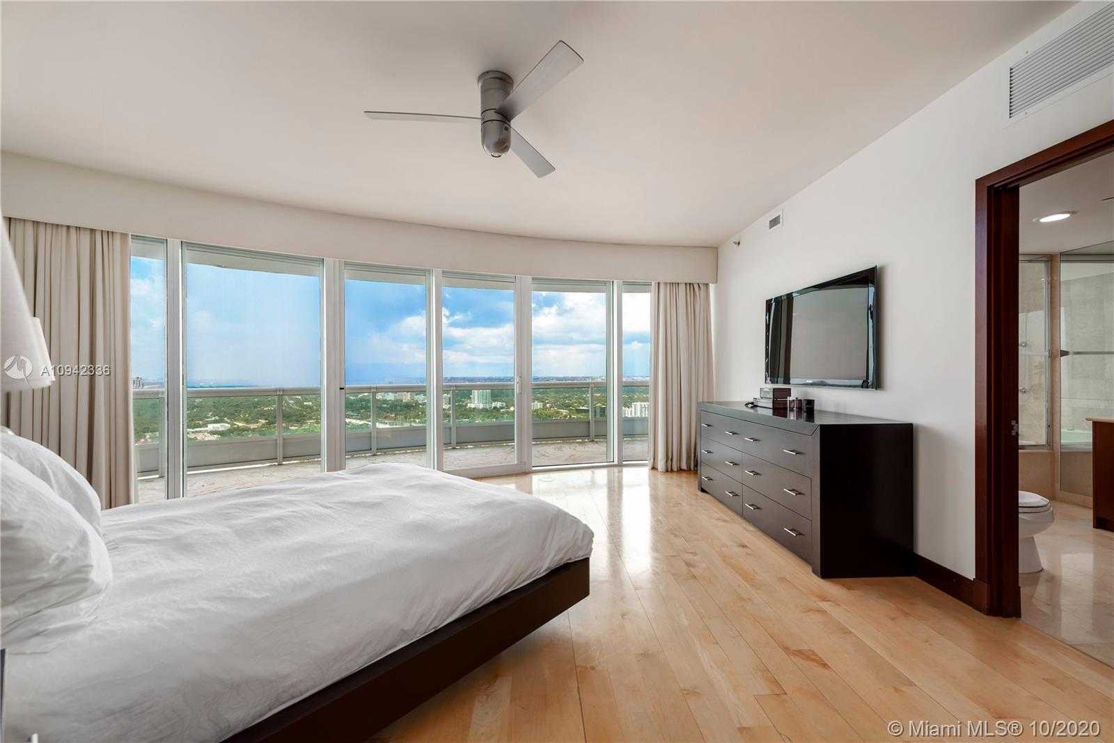 Small Image of 1643 BRICKELL AVE #3702, Miami Number 8