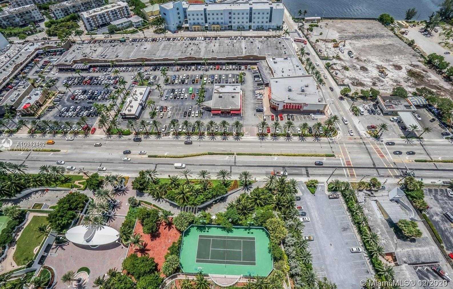 Small Image of Trump Royale, 18201 Collins Ave, Sunny Isles Beach, FL 33160, USA Number 12