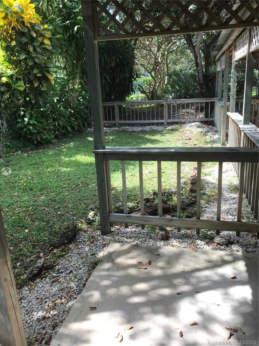 Small Image of 6650 SOUTH WEST 70TH AVE, Miami Number 2