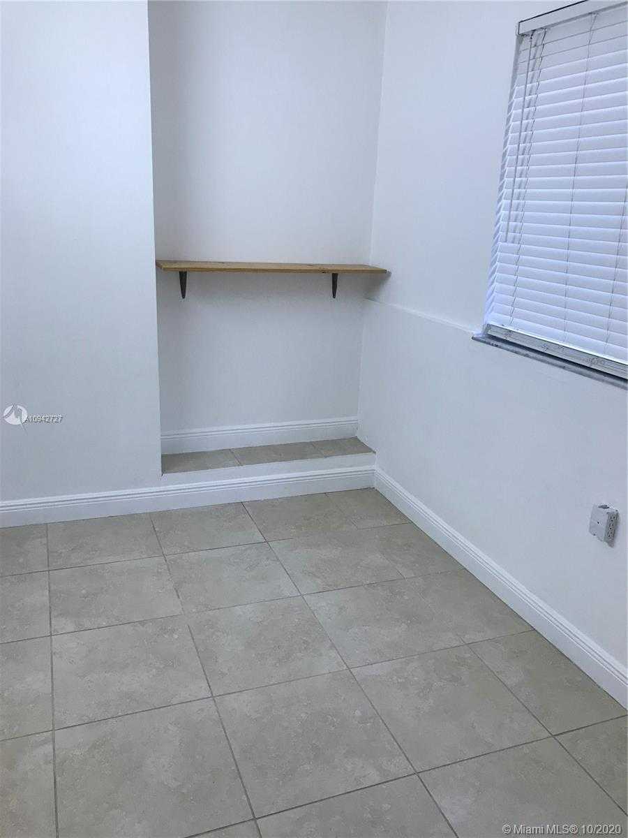 Small Image of 6650 SOUTH WEST 70TH AVE, Miami Number 4
