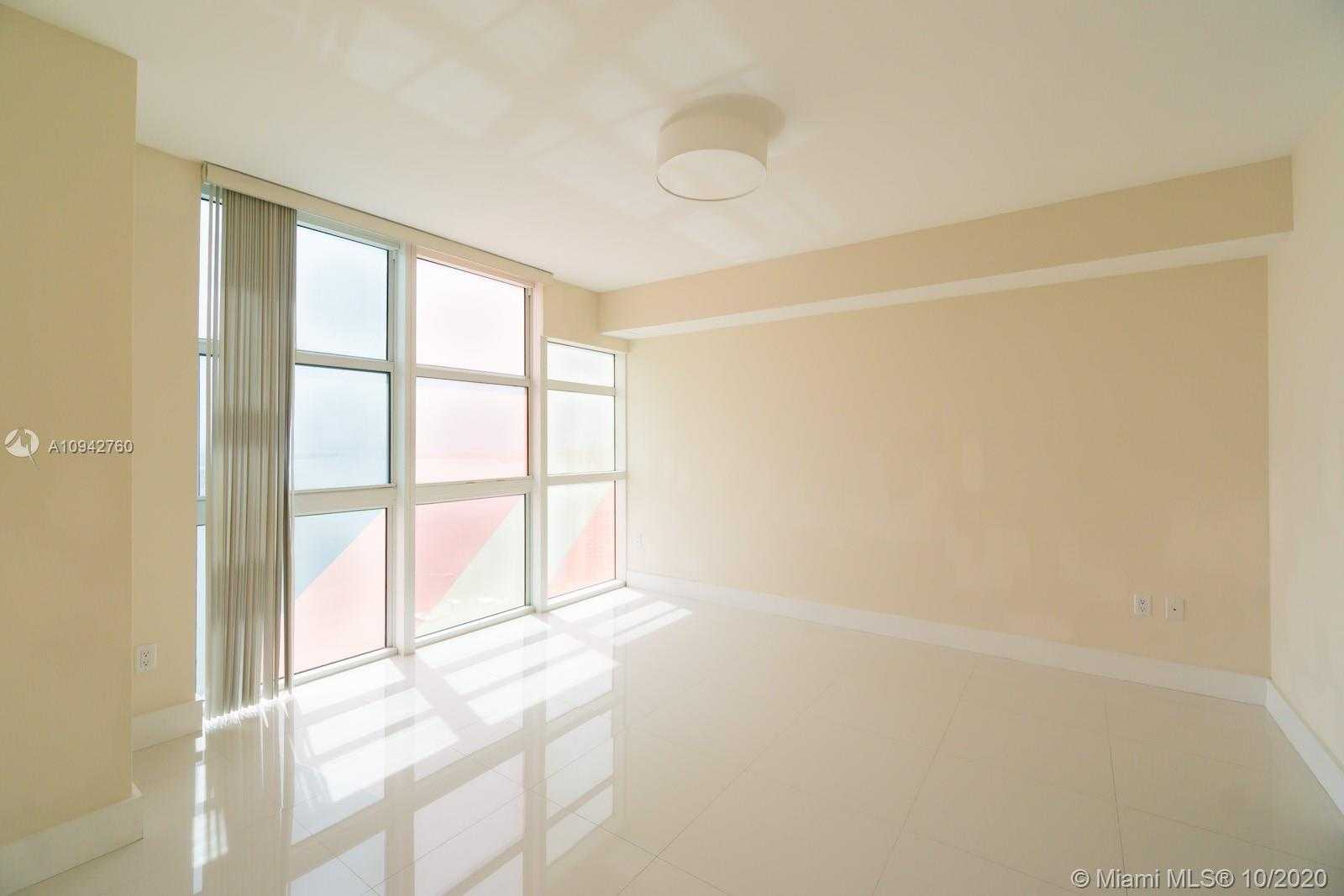 Small Image of 50 BISCAYNE BLVD #3906, Miami Number 7