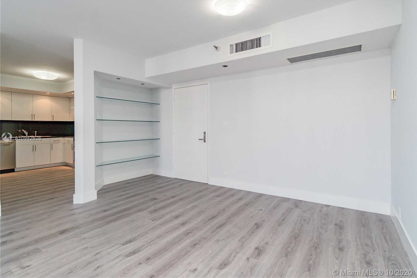 Small Image of 3530 MYSTIC POINTE DR #1513, Aventura Number 12