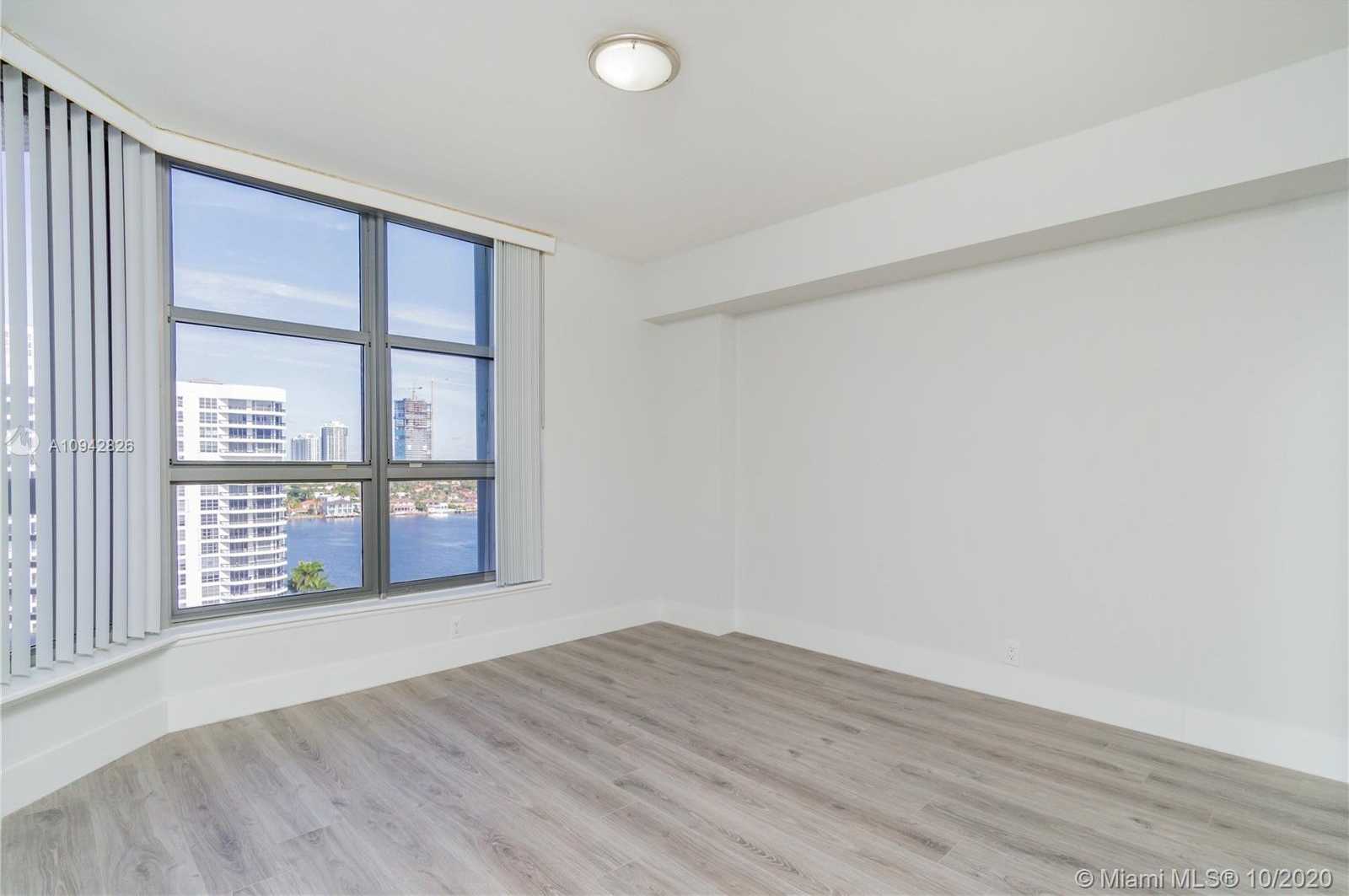 Small Image of 3530 MYSTIC POINTE DR #1513, Aventura Number 18