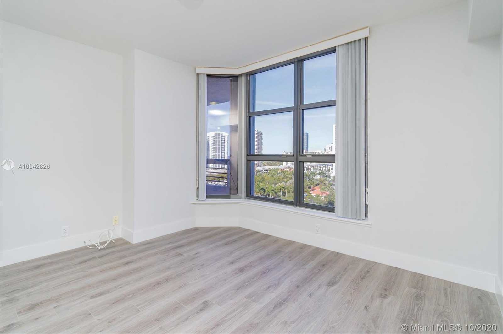 Small Image of 3530 MYSTIC POINTE DR #1513, Aventura Number 19
