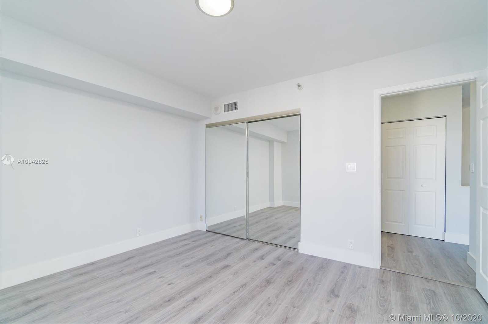 Small Image of 3530 MYSTIC POINTE DR #1513, Aventura Number 20