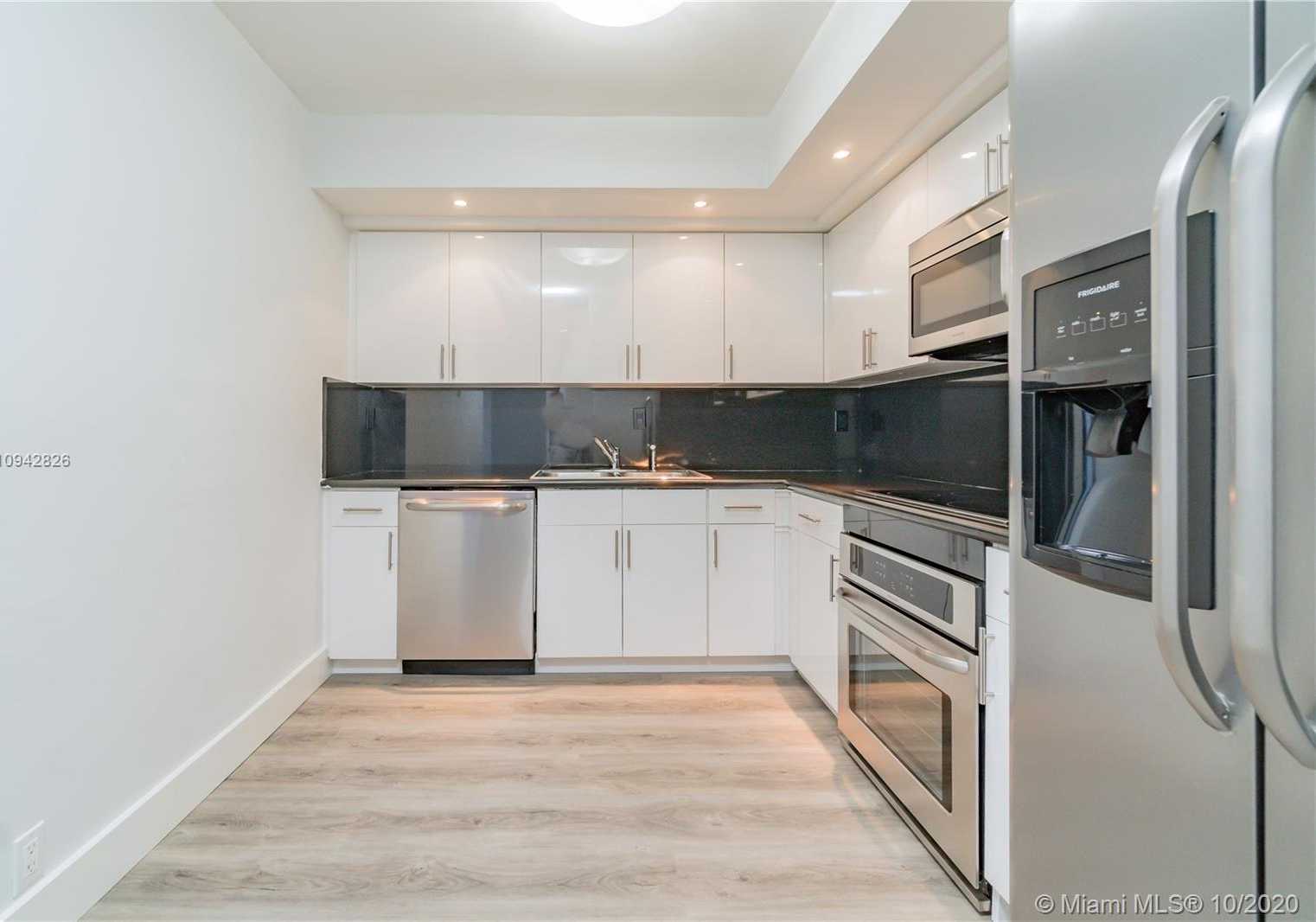 Small Image of 3530 MYSTIC POINTE DR #1513, Aventura Number 3