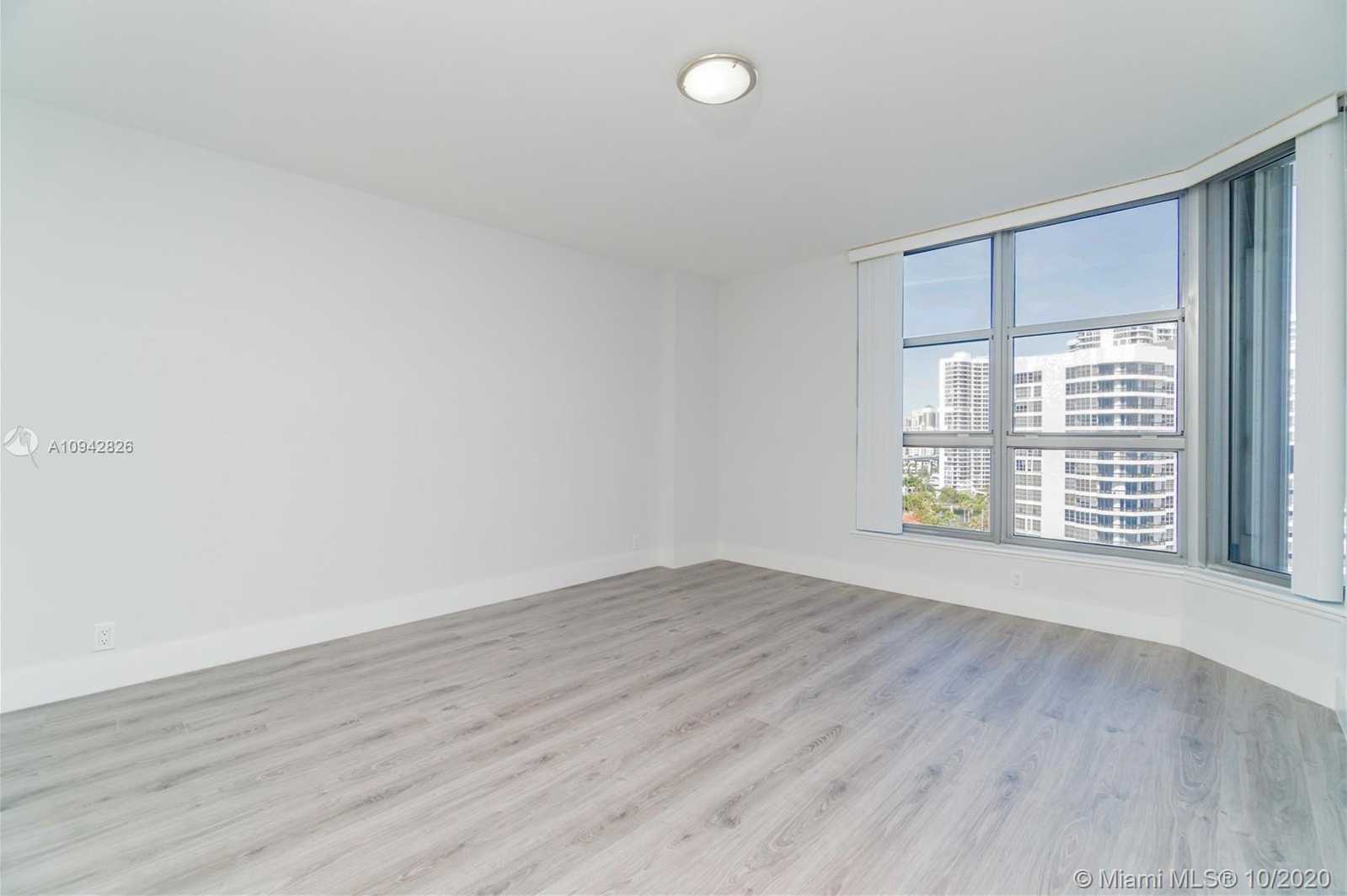 Small Image of 3530 MYSTIC POINTE DR #1513, Aventura Number 6