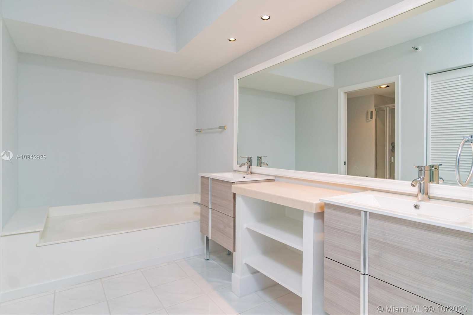Small Image of 3530 MYSTIC POINTE DR #1513, Aventura Number 8