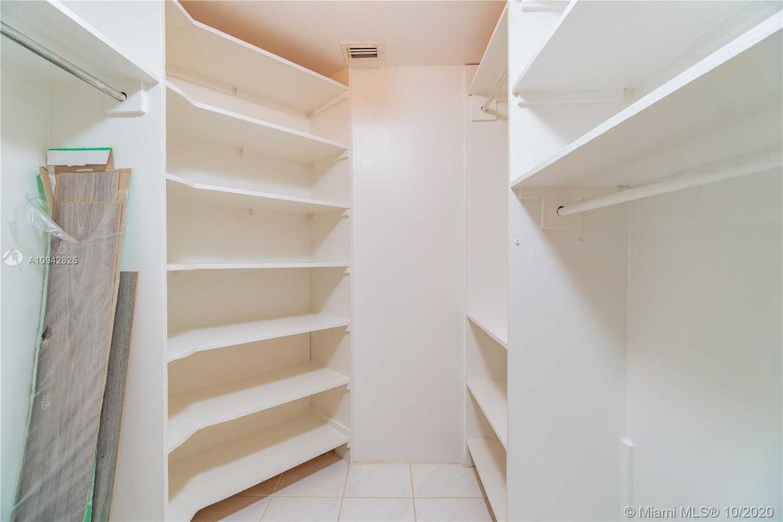 Small Image of 3530 MYSTIC POINTE DR #1513, Aventura Number 9