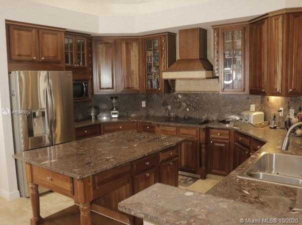 Small Image of 2296 GREENVIEW COVE DR, Wellington Number 6
