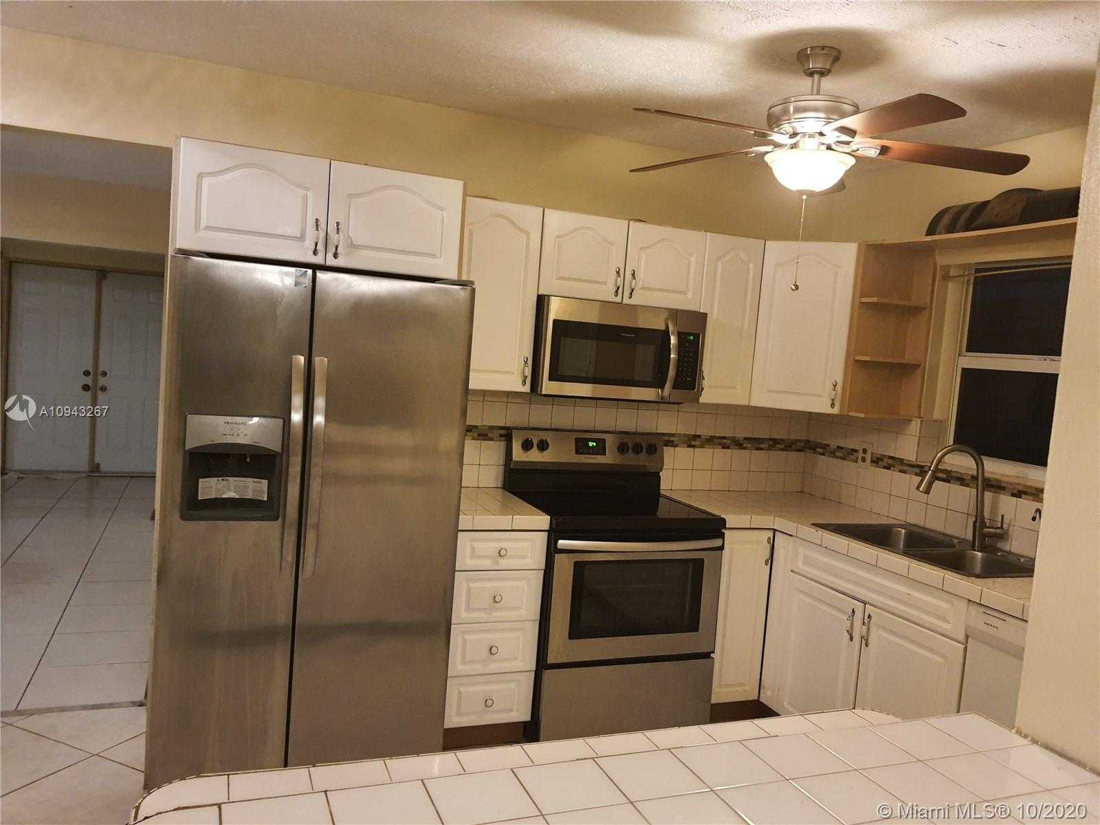 Small Image of 2221 BAHAMA DR, Miramar Number 11