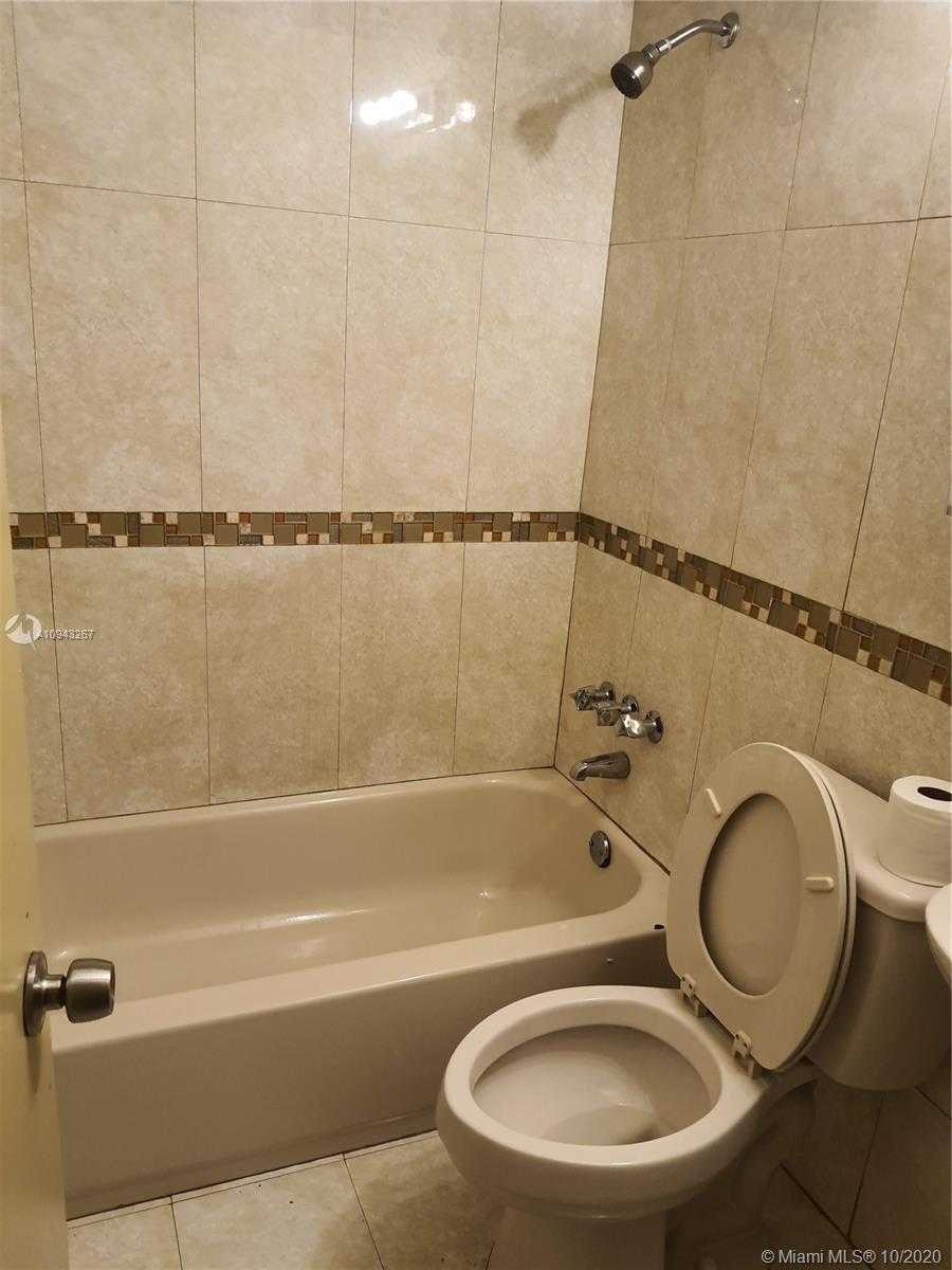 Small Image of 2221 BAHAMA DR, Miramar Number 12