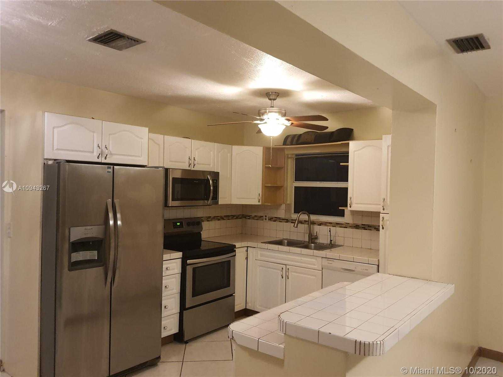 Small Image of 2221 BAHAMA DR, Miramar Number 7
