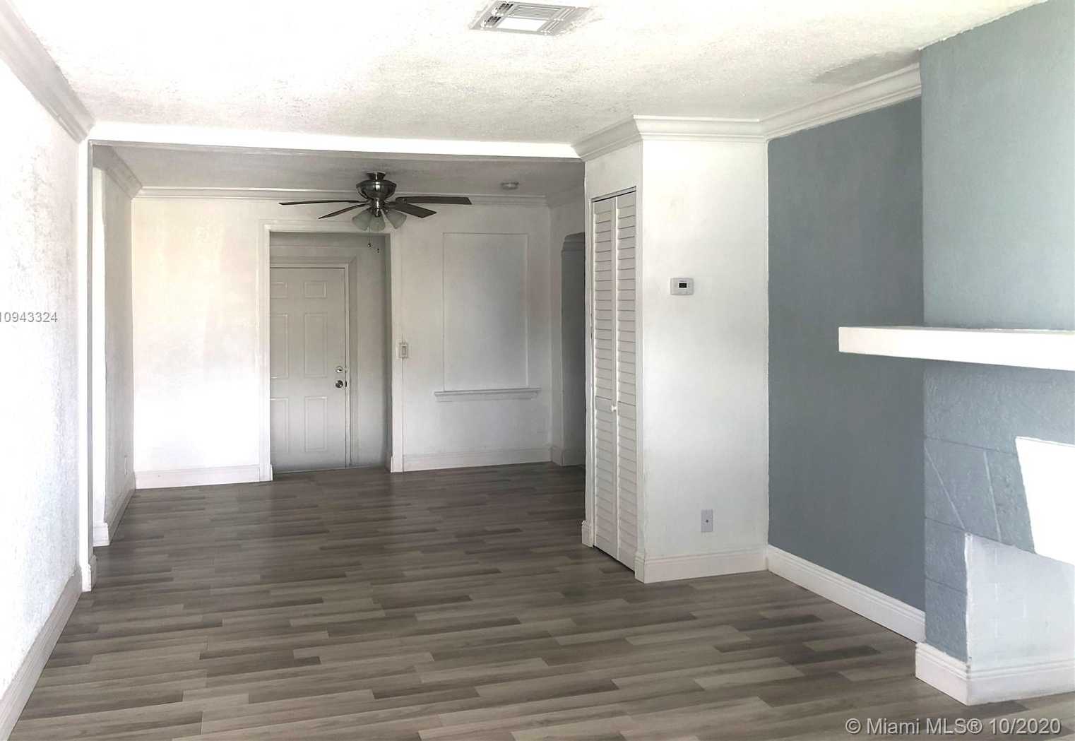 Small Image of 380 NORTH EAST 166TH ST #1, Miami Number 4