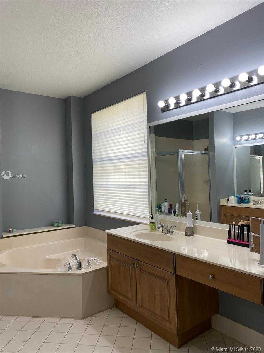 Small Image of 1258 CROSSBILL CT, Weston Number 15