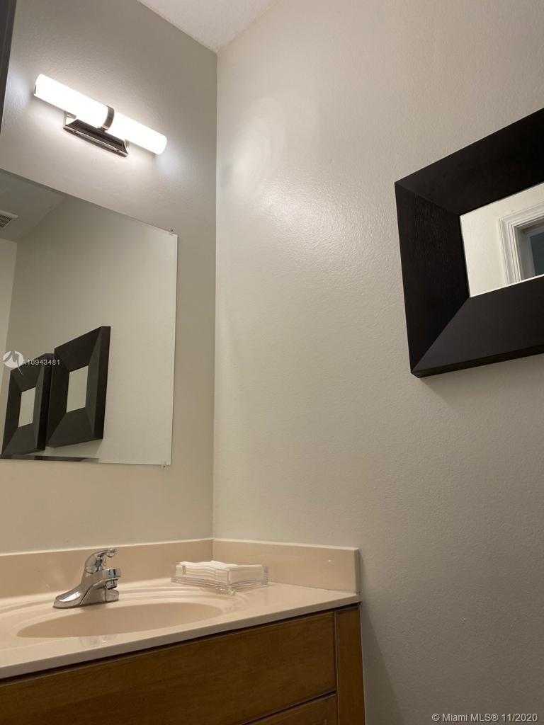 Small Image of 1258 CROSSBILL CT, Weston Number 16