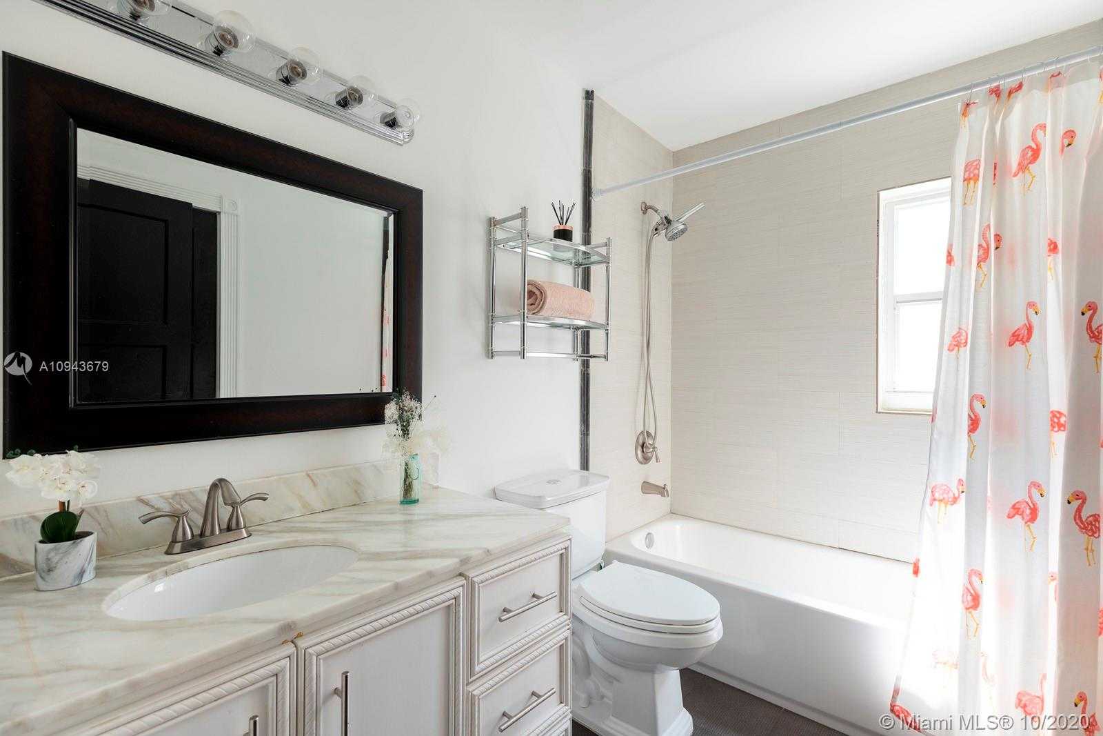 Small Image of 9149 GARLAND AVE, Surfside Number 15