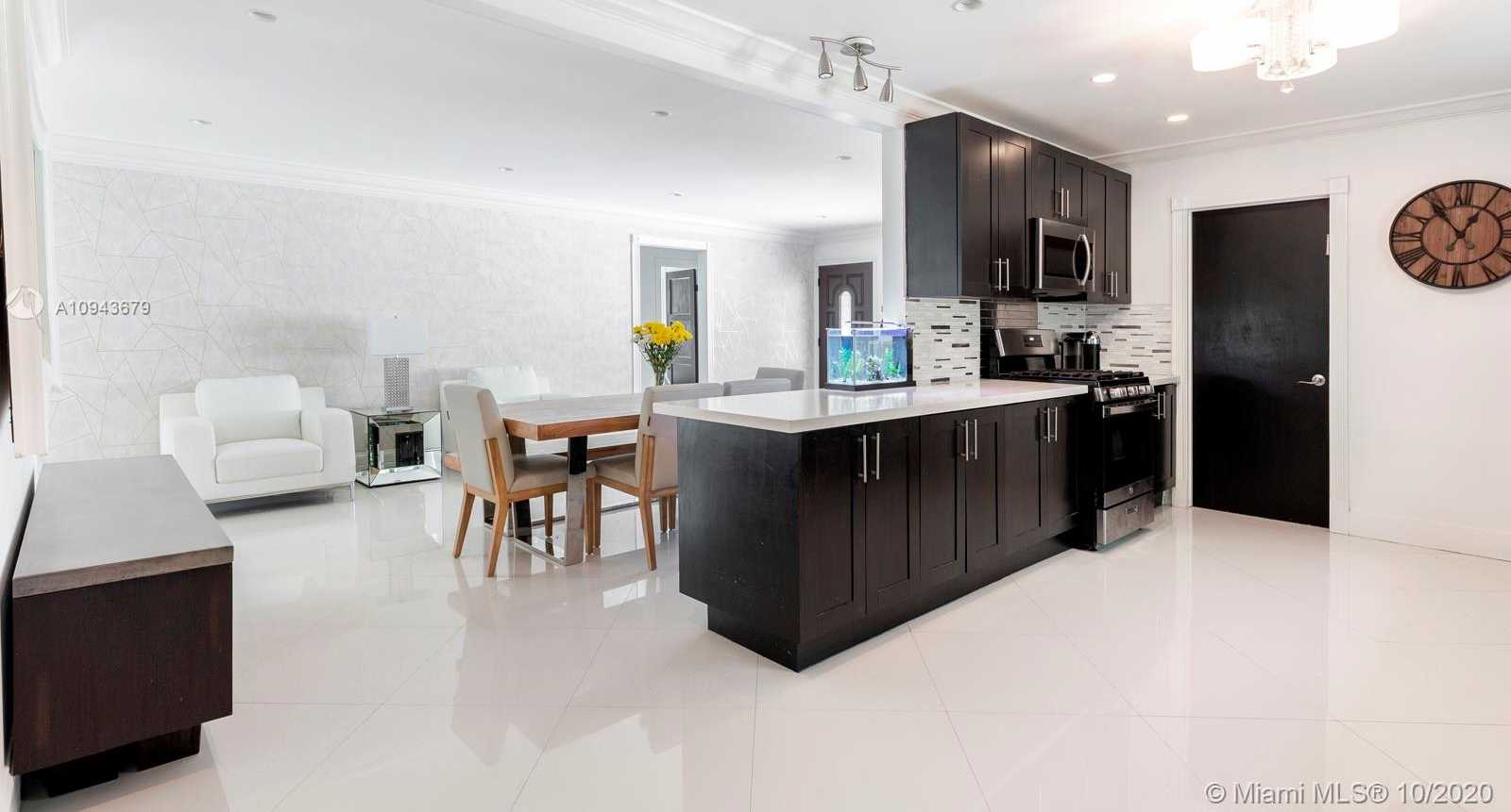 Small Image of 9149 GARLAND AVE, Surfside Number 4