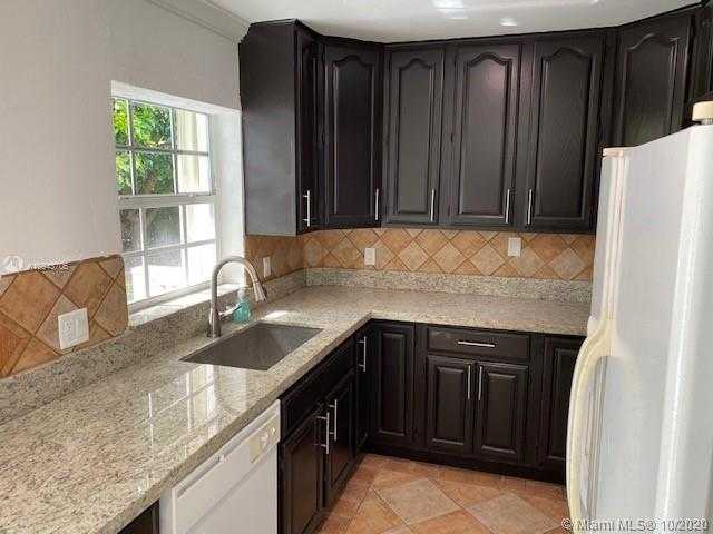 Small Image of 7550 SOUTH WEST 67TH AVE, South Miami Number 5