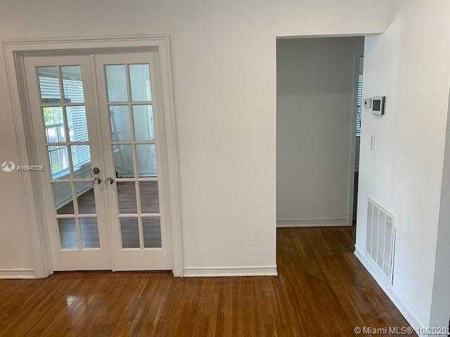 Small Image of 7550 SOUTH WEST 67TH AVE, South Miami Number 8