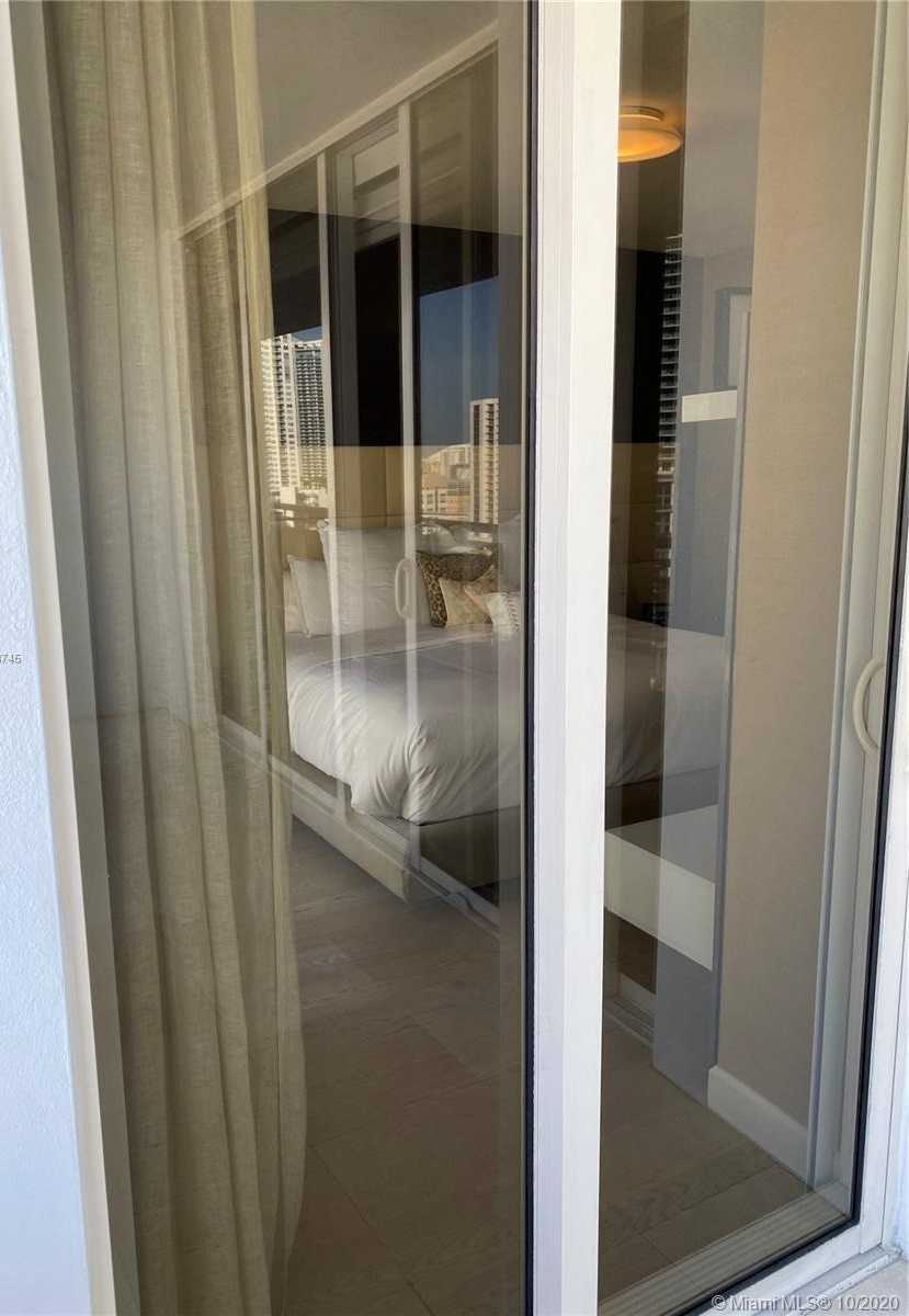 Small Image of 901 BRICKELL KEY BLVD #1905, Miami Number 31