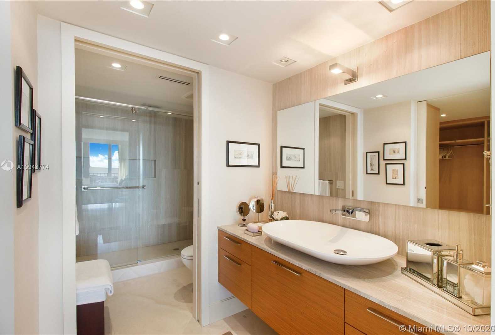 Small Image of 881 OCEAN DR #25E, Key Biscayne Number 12