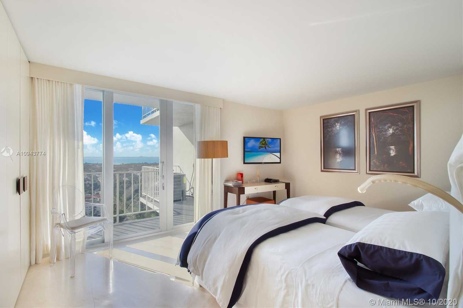 Small Image of 881 OCEAN DR #25E, Key Biscayne Number 14