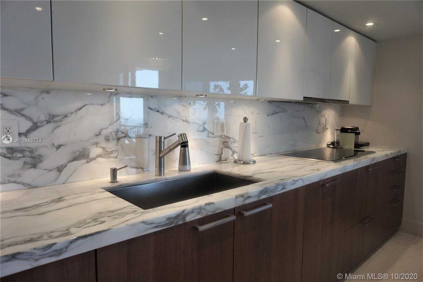 Small Image of 881 OCEAN DR #25E, Key Biscayne Number 18