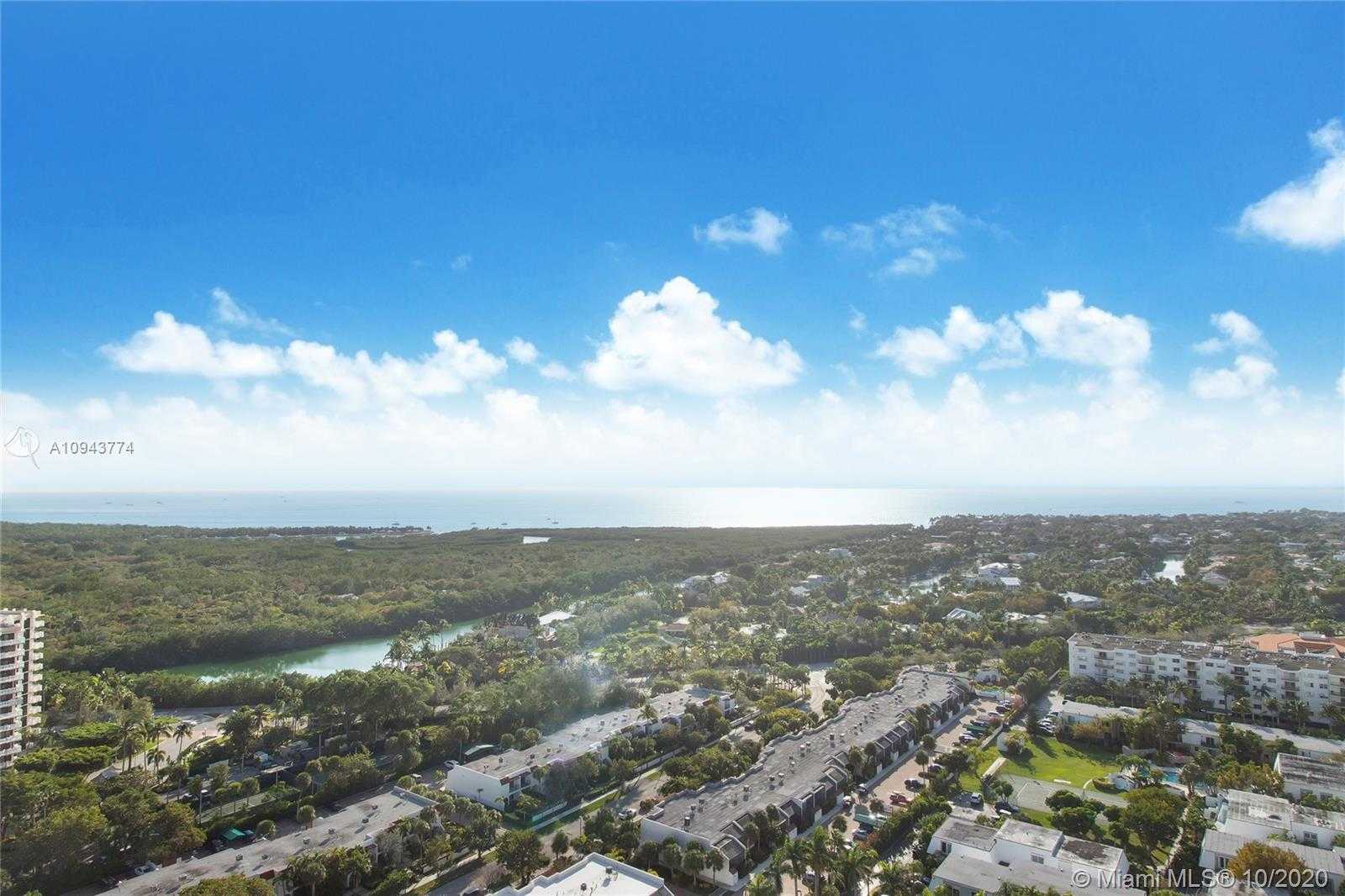 Small Image of 881 OCEAN DR #25E, Key Biscayne Number 3
