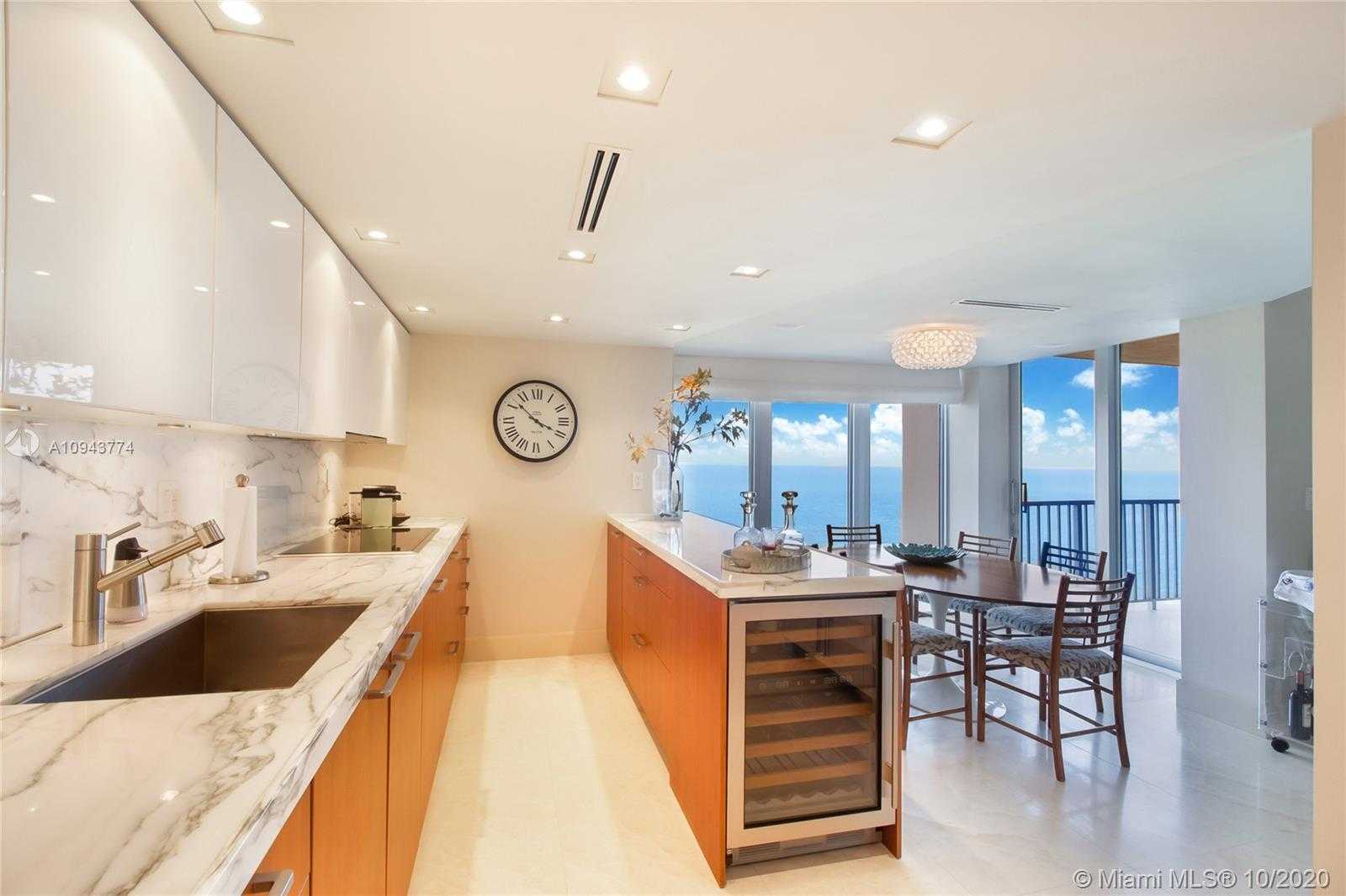 Small Image of 881 OCEAN DR #25E, Key Biscayne Number 9