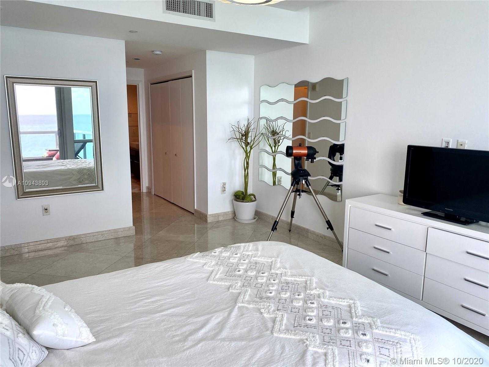 Small Image of 17121 COLLINS AVE #1907, Sunny Isles Beach Number 14